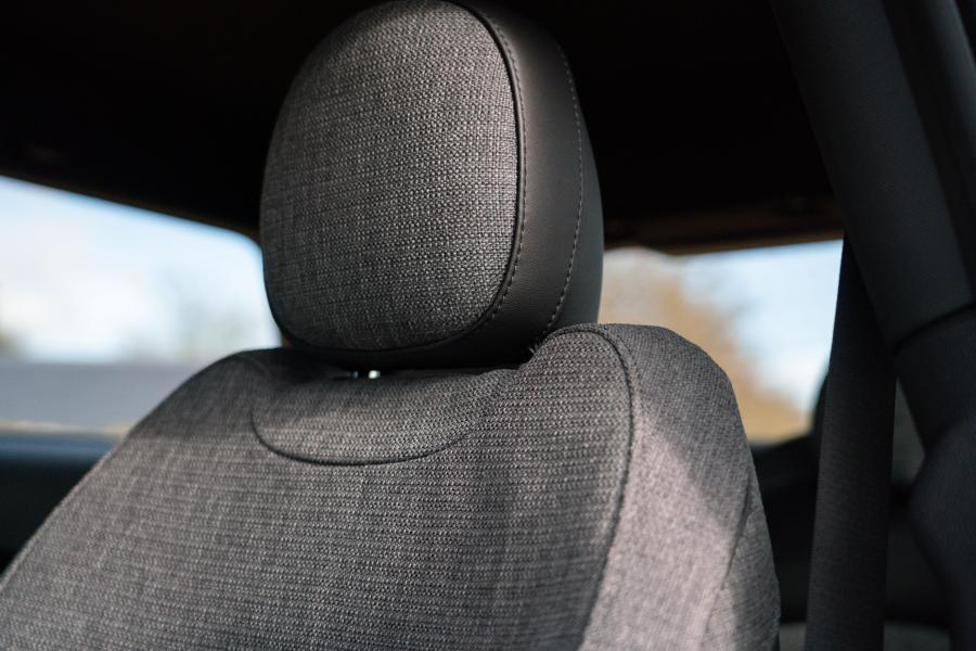 Детали интерьера Mini Cooper SE Level 2 (F56) 2020 года  (UK) (фото 22 из 34)